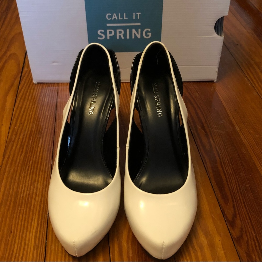 Call It Sring Shoes. Size 6